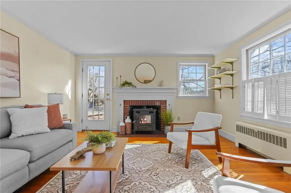 46 Lincoln Avenue Barrington RI 02806