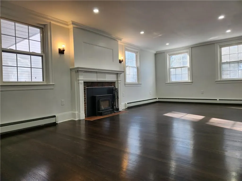 599 Harris Avenue Woonsocket RI 02895