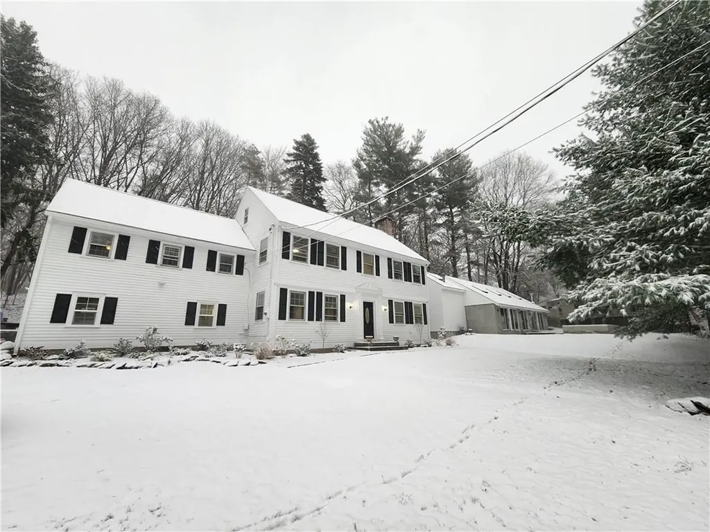 599 Harris Avenue Woonsocket RI 02895