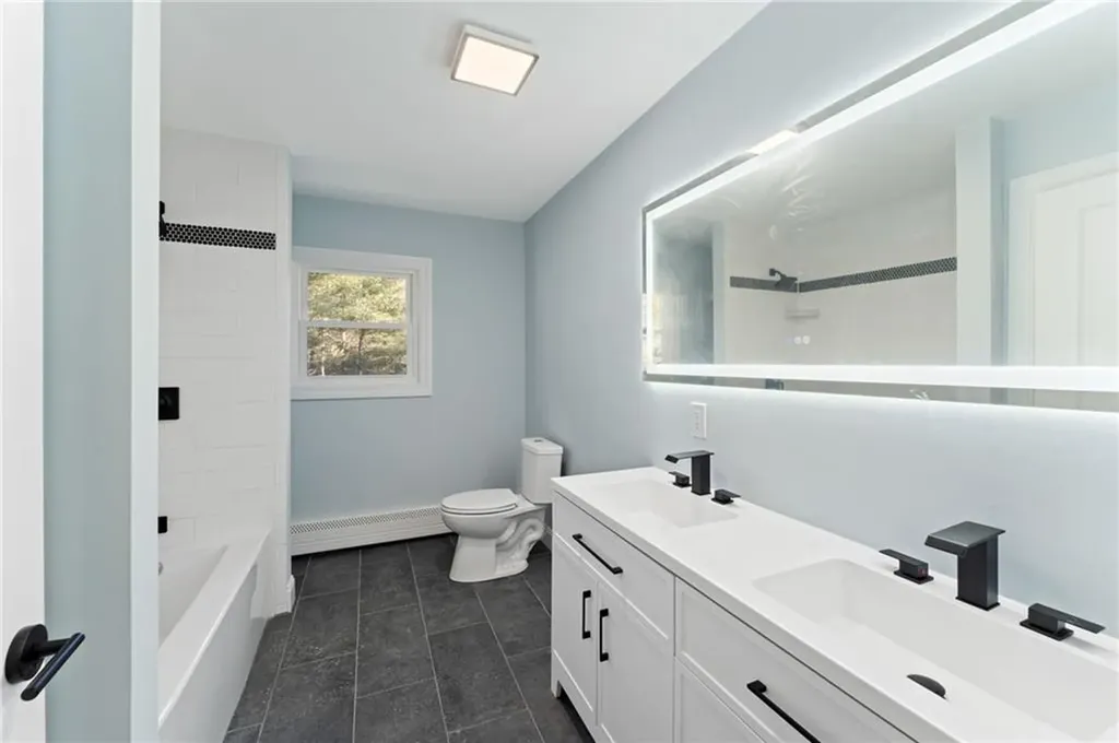 307 Old Coach Road Charlestown RI 02813