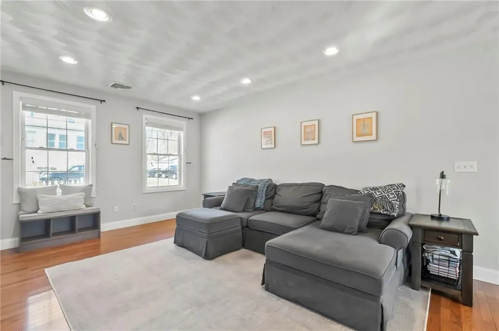 110 Winter Avenue Warwick RI 02889