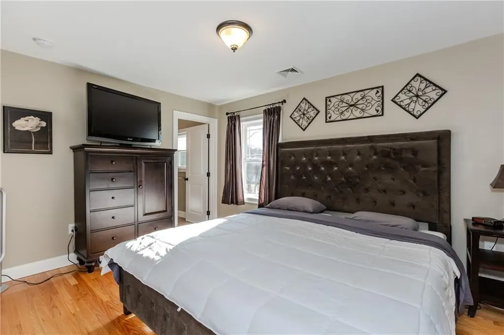 23 Fairhaven Avenue Warwick RI 02889