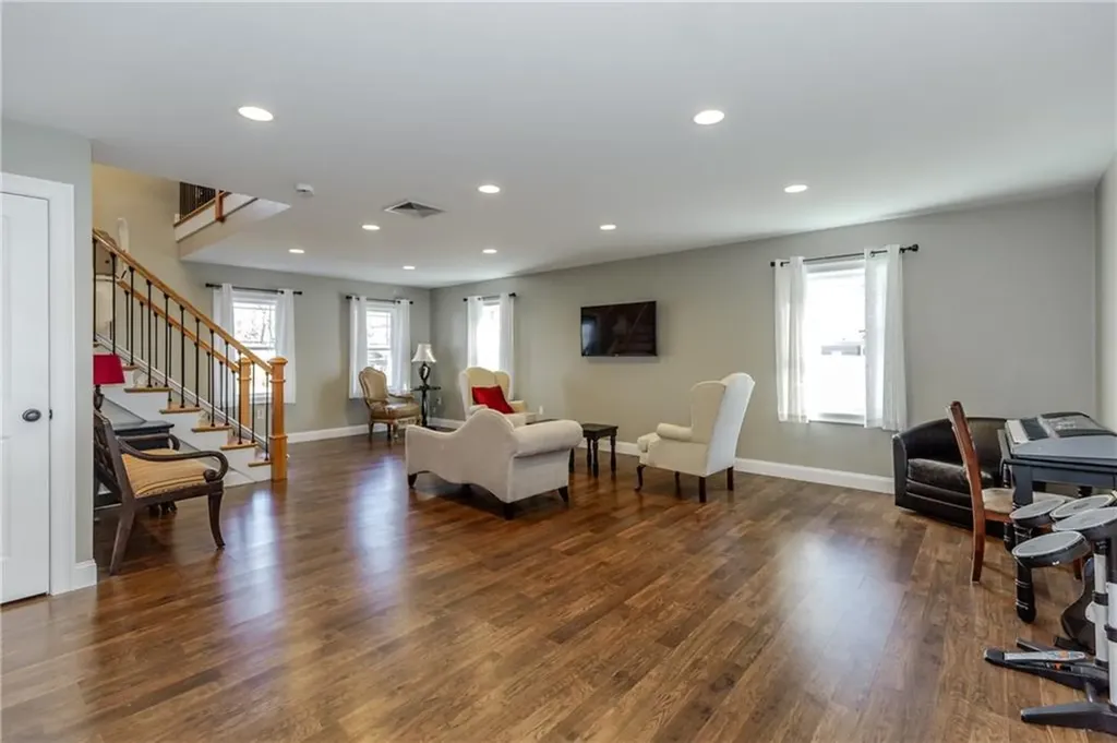 23 Fairhaven Avenue Warwick RI 02889