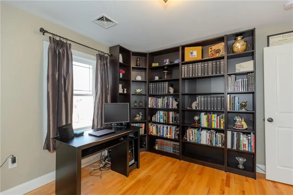 23 Fairhaven Avenue Warwick RI 02889