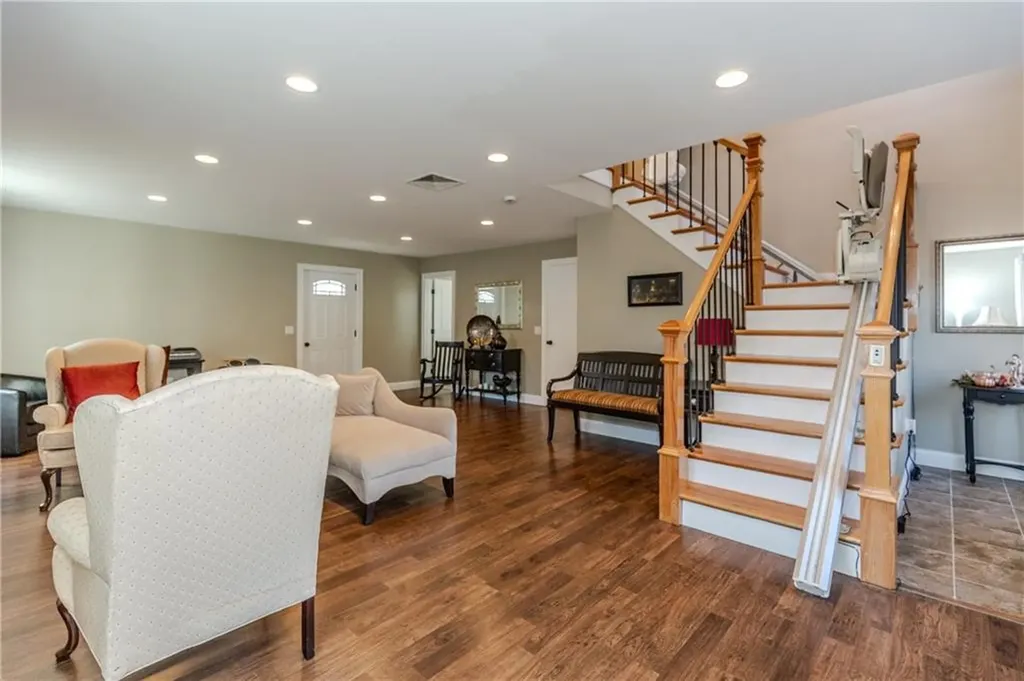 23 Fairhaven Avenue Warwick RI 02889