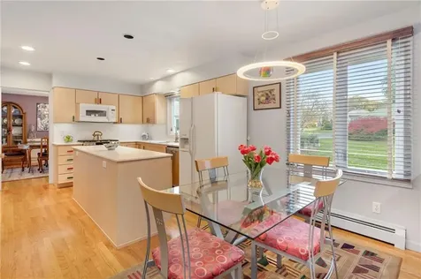 15 Hanley Farm Road Warren RI 02885