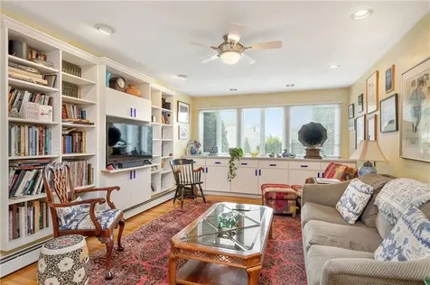 15 Hanley Farm Road Warren RI 02885