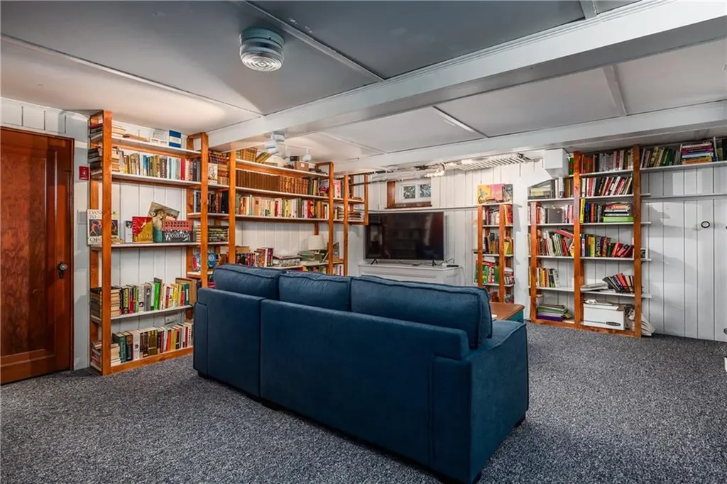 54 Wyndham Avenue Providence RI 02908