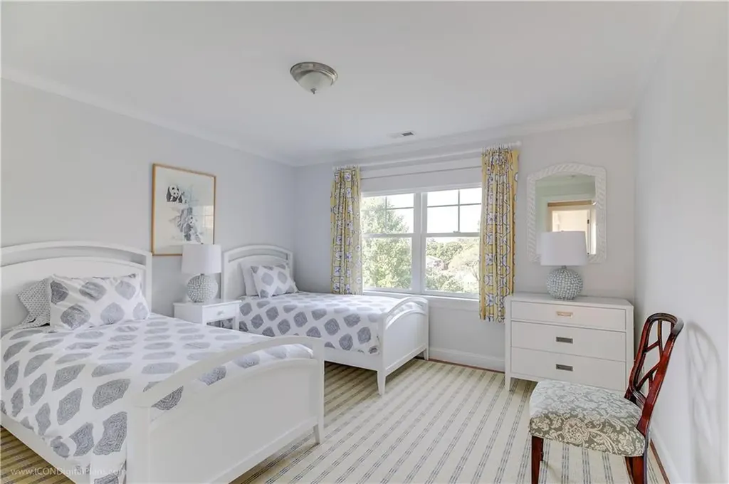 2 Faxon Green Newport RI 02840