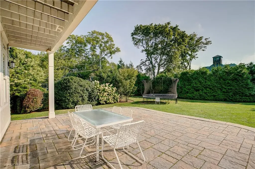 2 Faxon Green Newport RI 02840