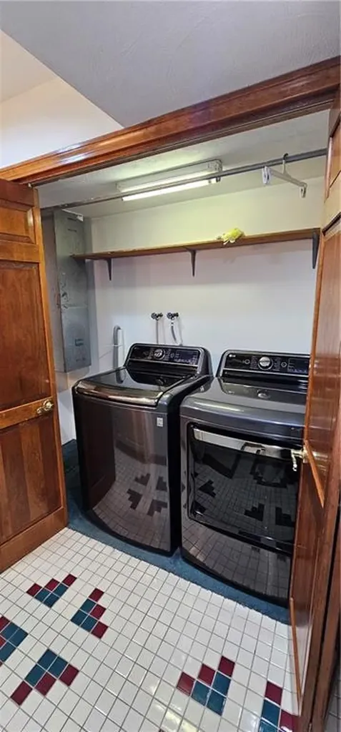 1091 Main Avenue Warwick RI 02886