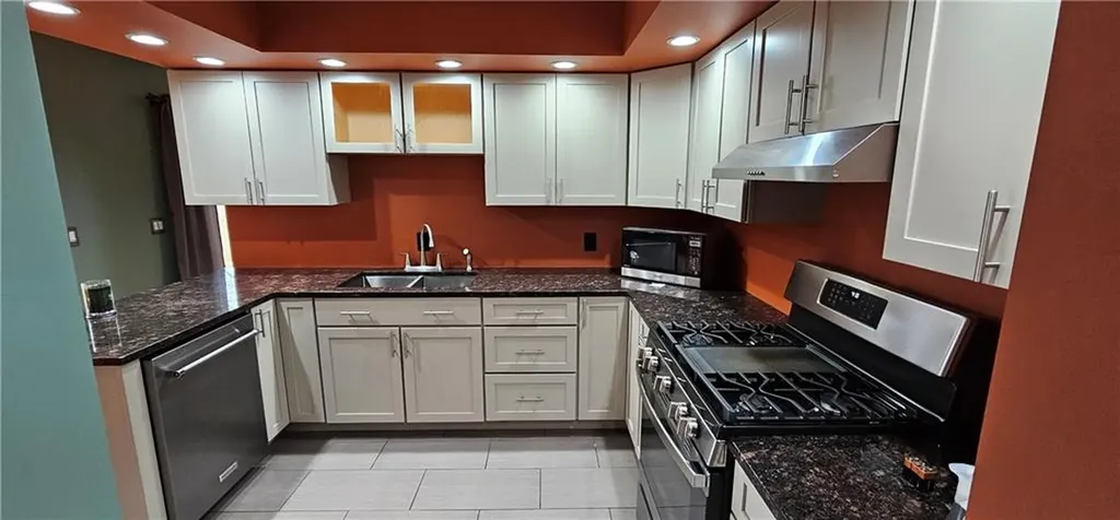 1091 Main Avenue Warwick RI 02886