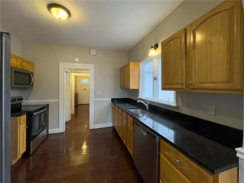 38 Trinity Parkway Providence RI 02908