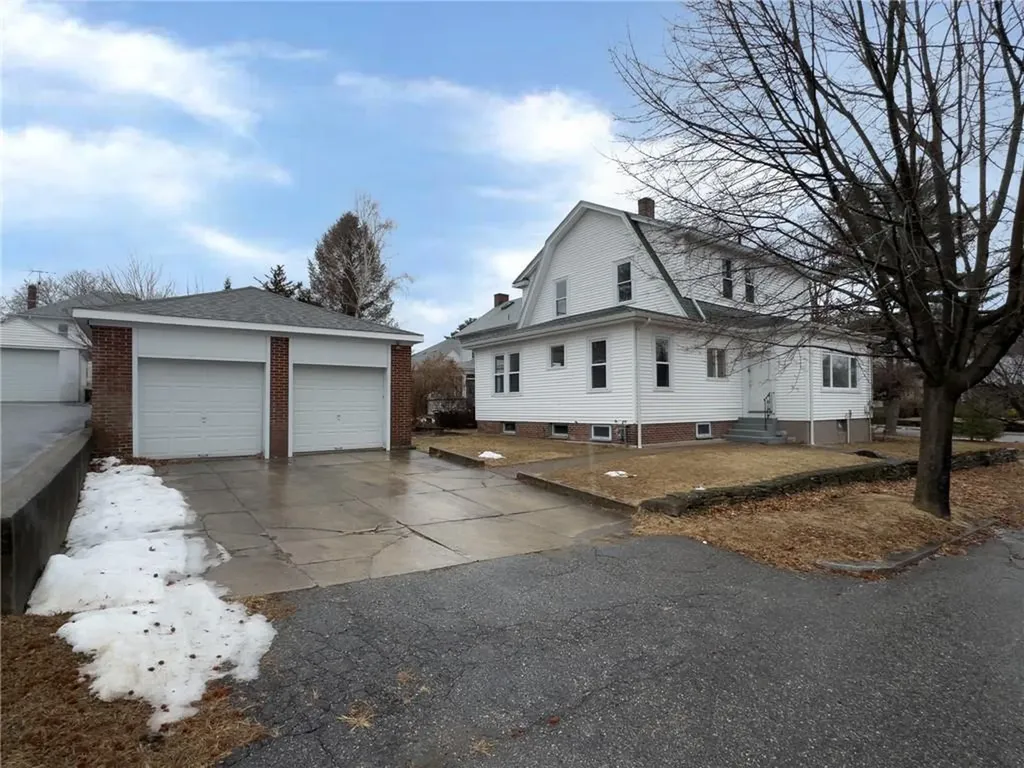 38 Trinity Parkway Providence RI 02908