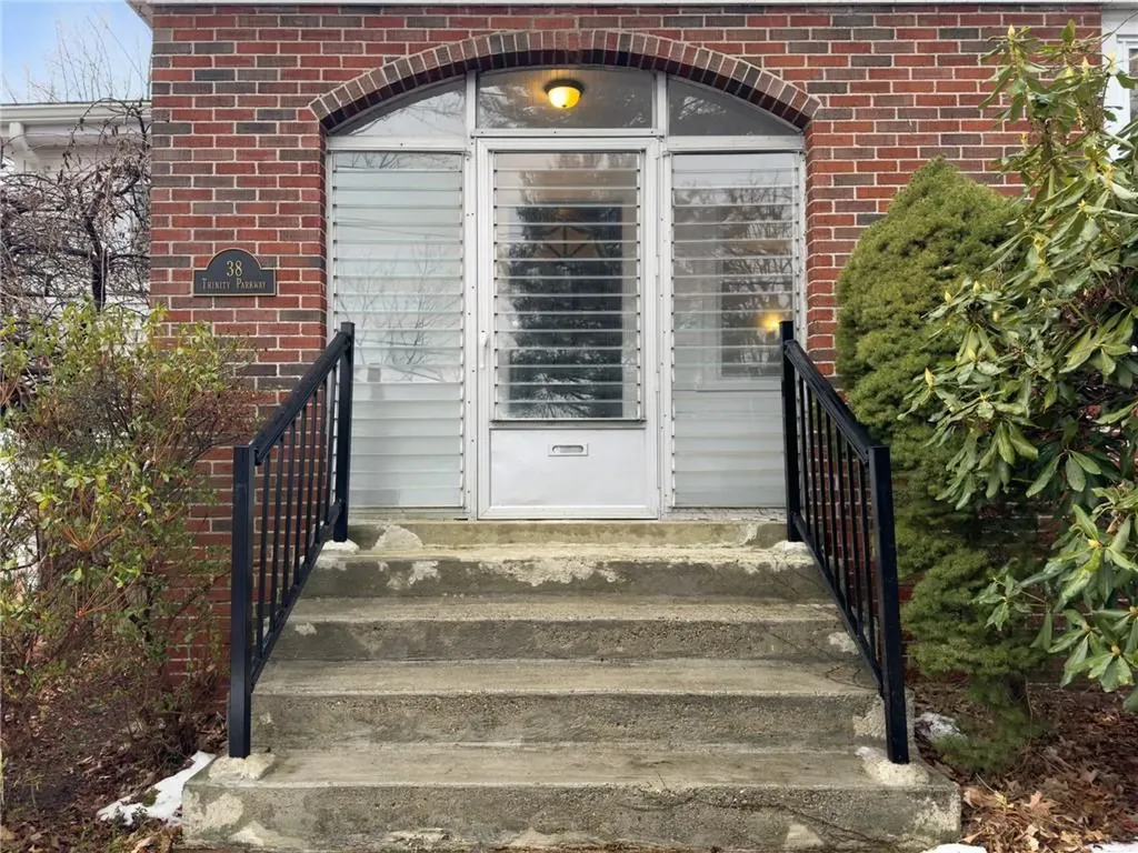 38 Trinity Parkway Providence RI 02908
