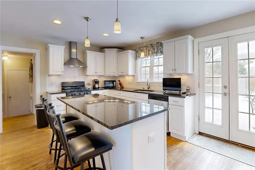6 Anawan Road Pawtucket RI 02861