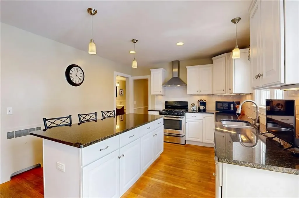 6 Anawan Road Pawtucket RI 02861