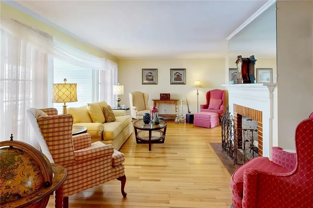 6 Anawan Road Pawtucket RI 02861