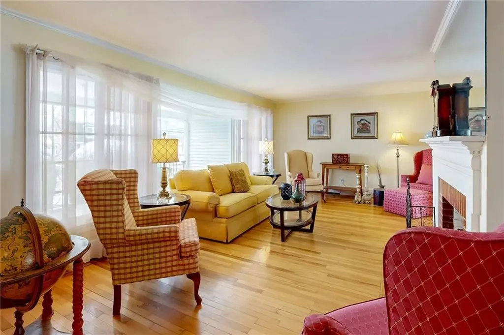6 Anawan Road Pawtucket RI 02861