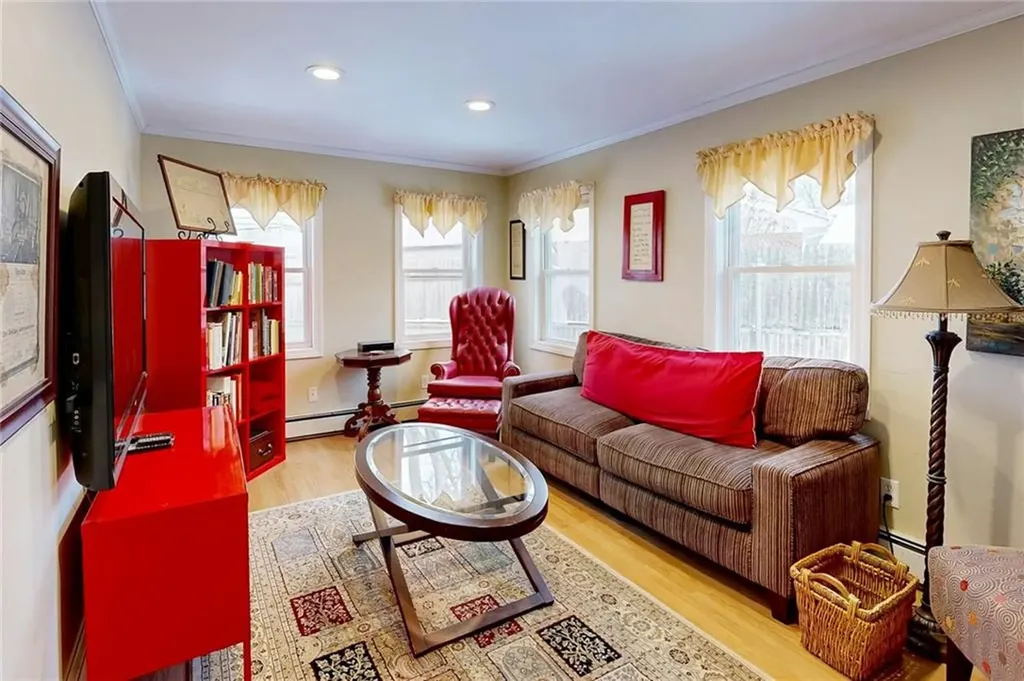 6 Anawan Road Pawtucket RI 02861