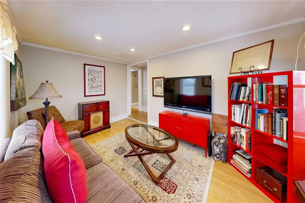6 Anawan Road Pawtucket RI 02861