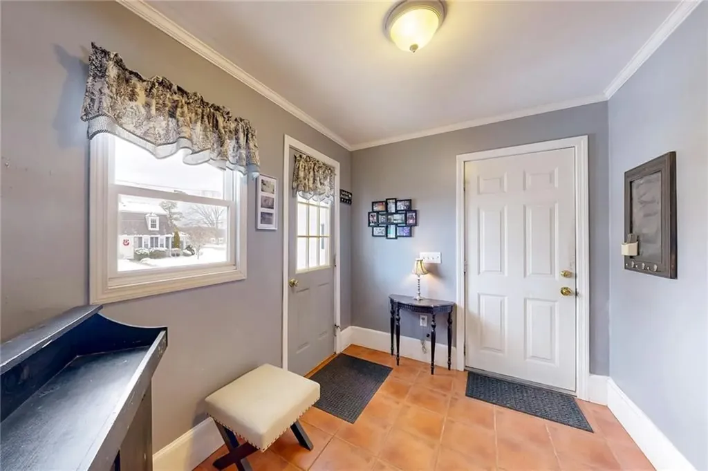 6 Anawan Road Pawtucket RI 02861