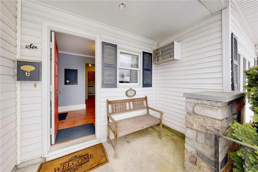 6 Anawan Road Pawtucket RI 02861