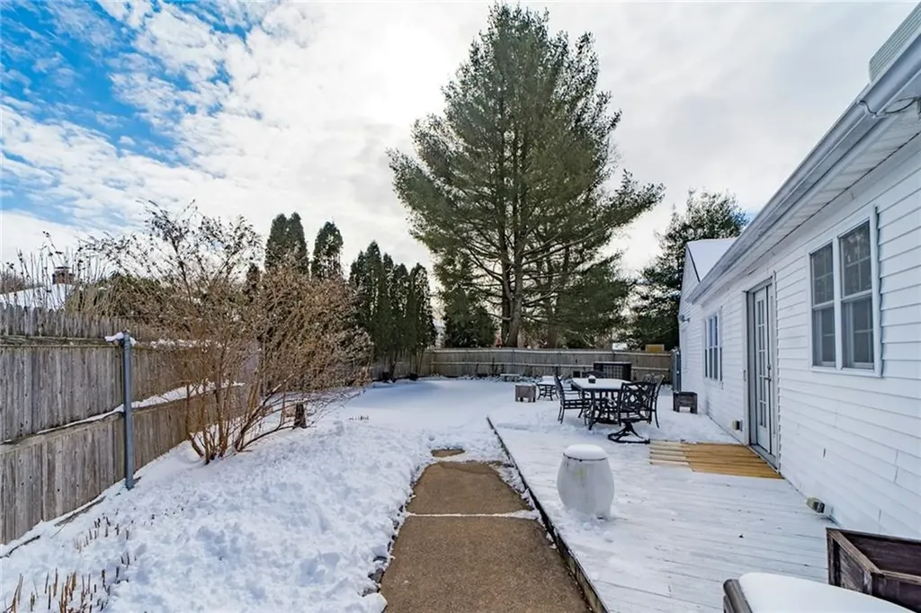 6 Anawan Road Pawtucket RI 02861