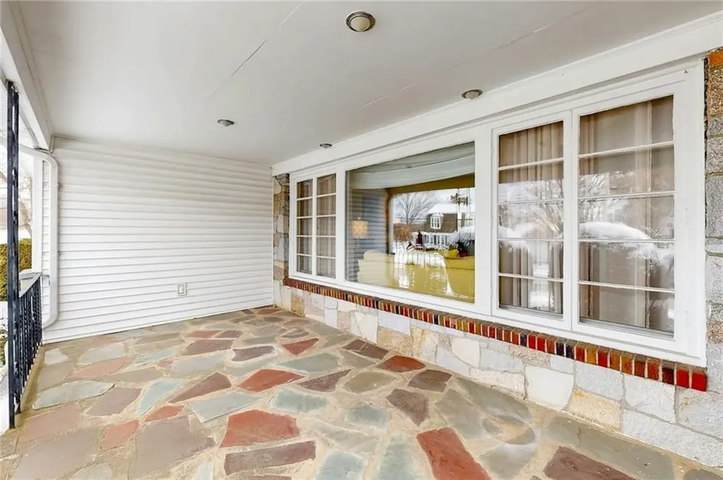 6 Anawan Road Pawtucket RI 02861