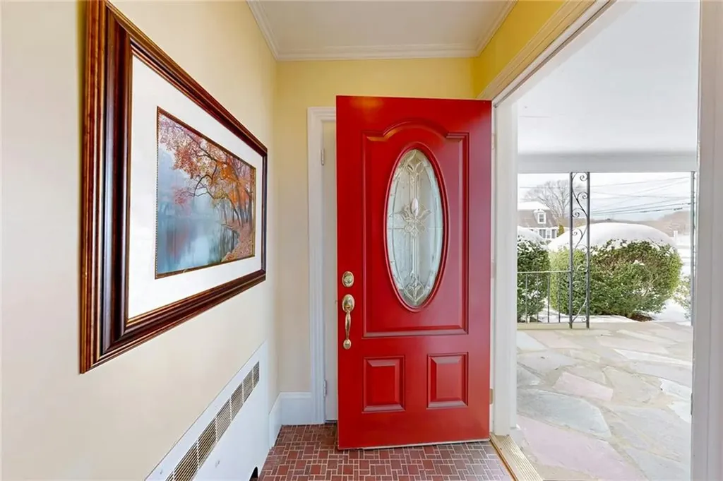 6 Anawan Road Pawtucket RI 02861