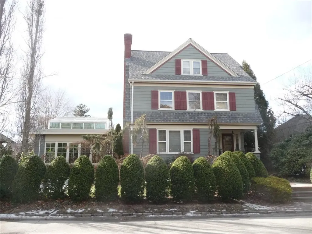 15 Kensington Road Cranston RI 02905
