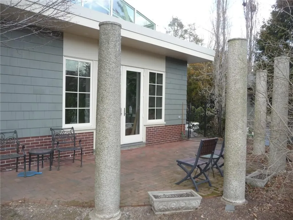 15 Kensington Road Cranston RI 02905