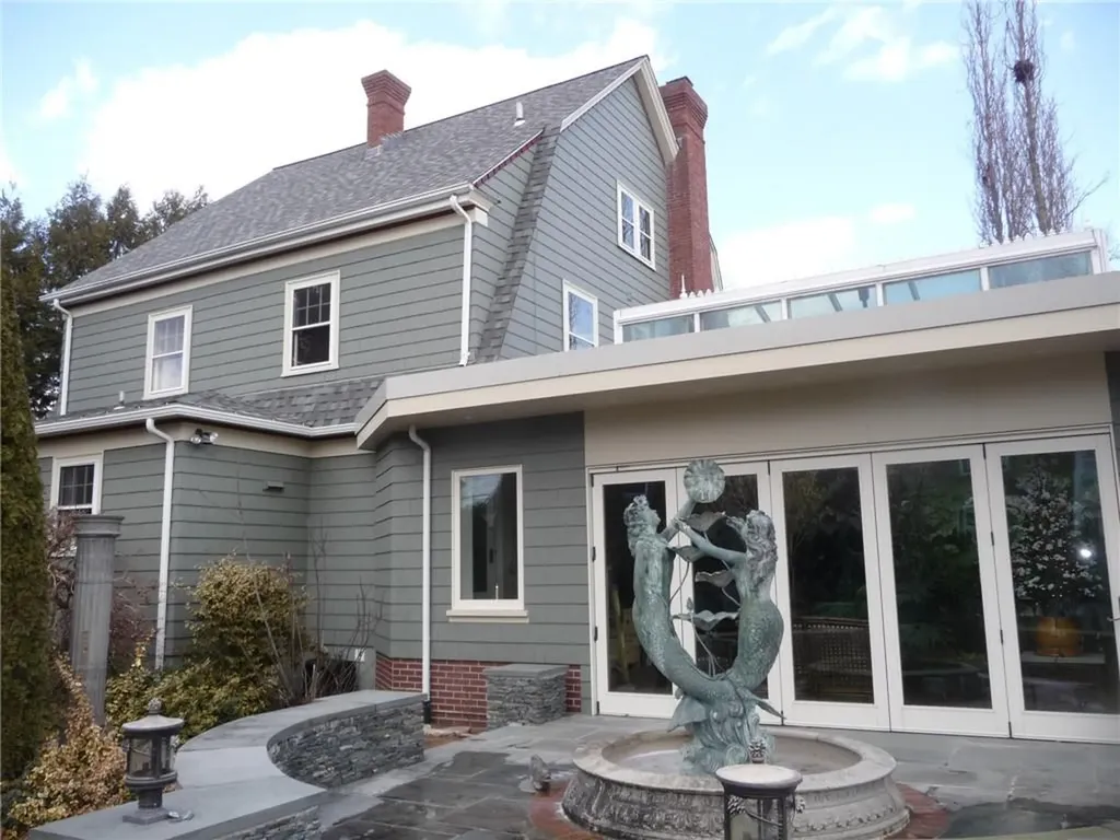 15 Kensington Road Cranston RI 02905