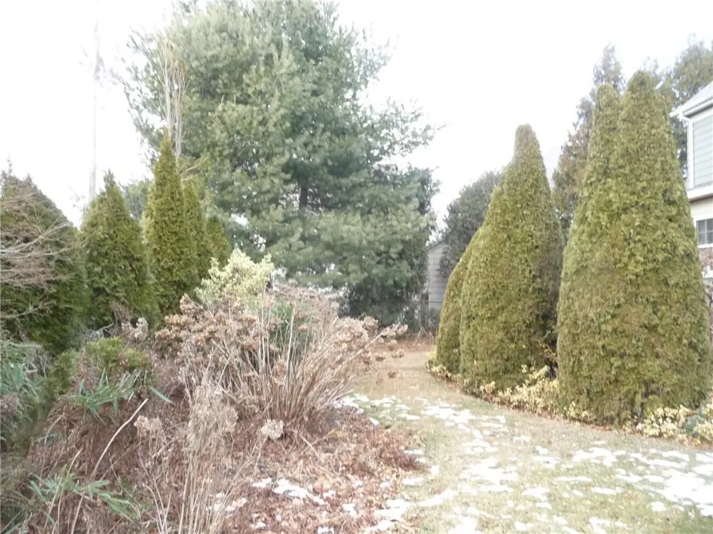 15 Kensington Road Cranston RI 02905