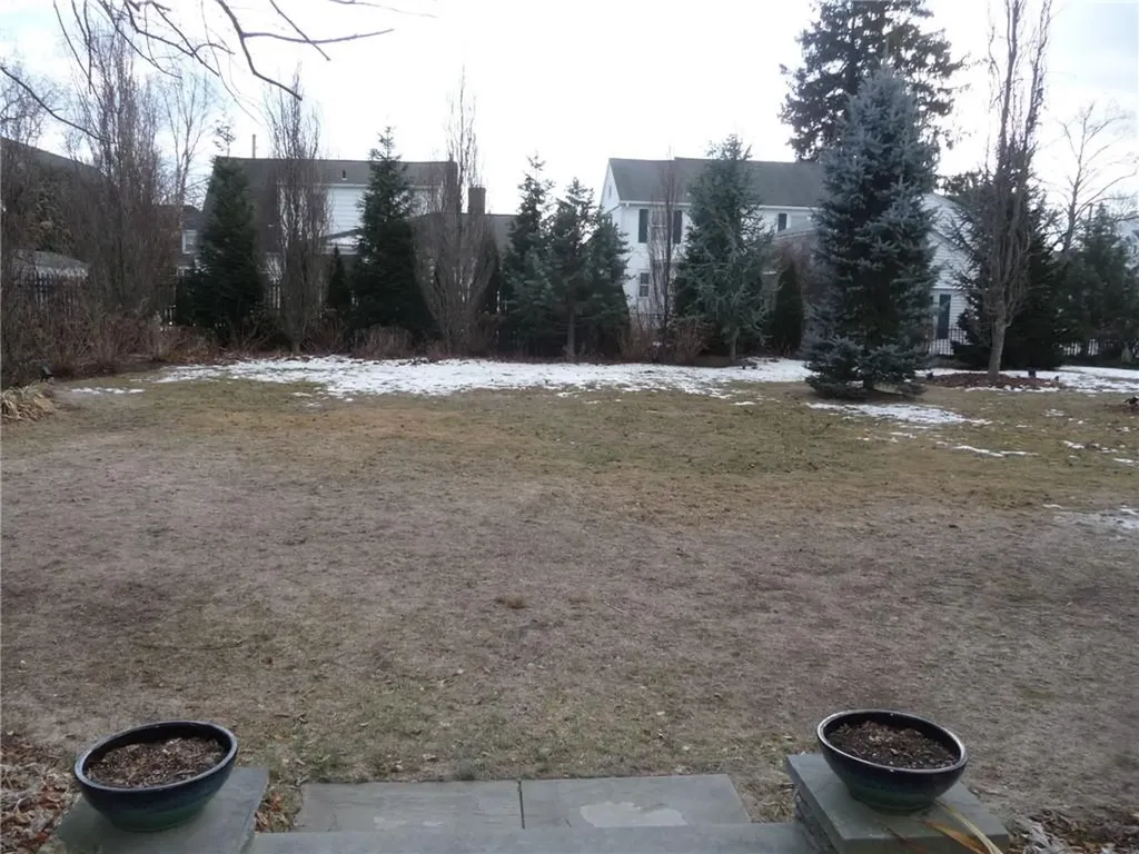 15 Kensington Road Cranston RI 02905