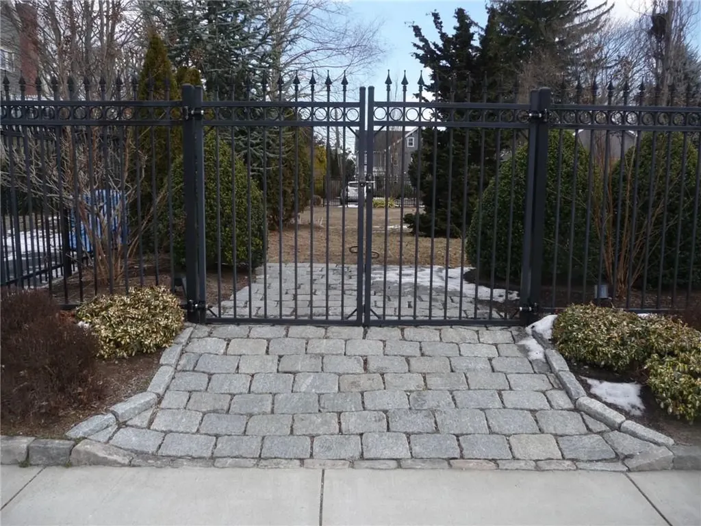 15 Kensington Road Cranston RI 02905