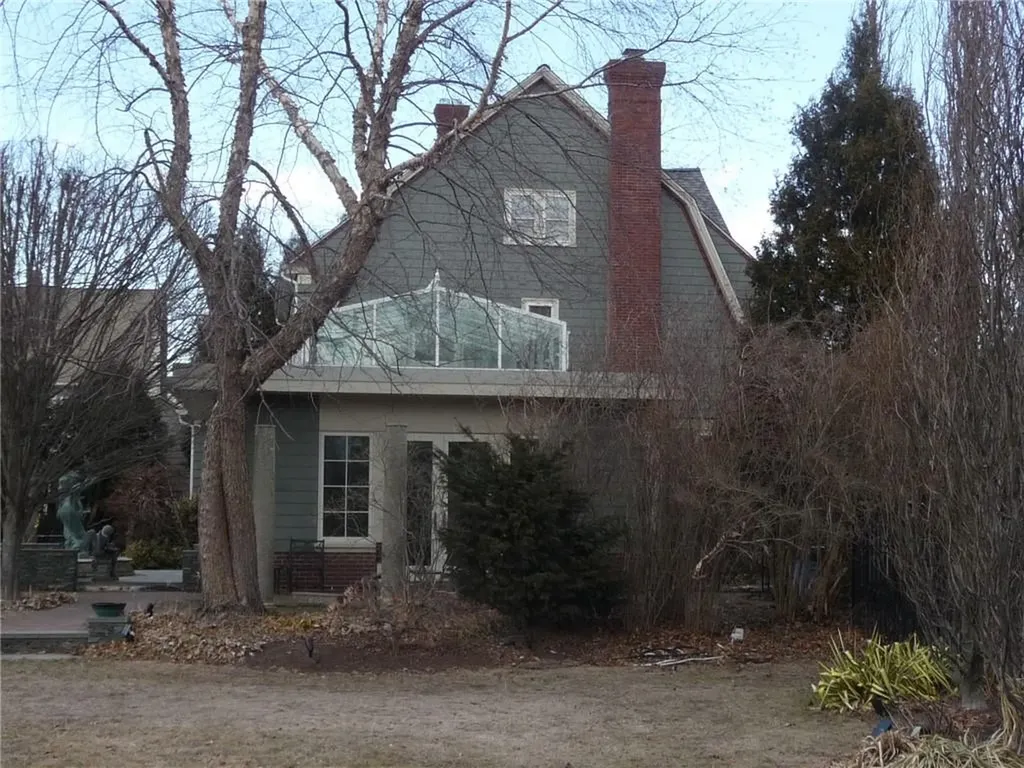 15 Kensington Road Cranston RI 02905