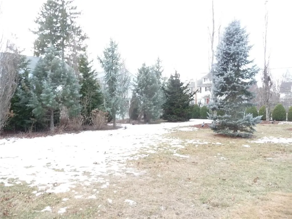 15 Kensington Road Cranston RI 02905