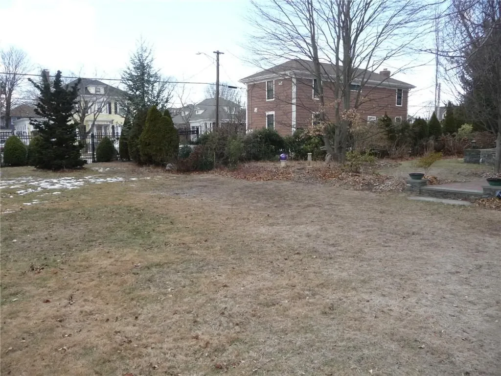 15 Kensington Road Cranston RI 02905