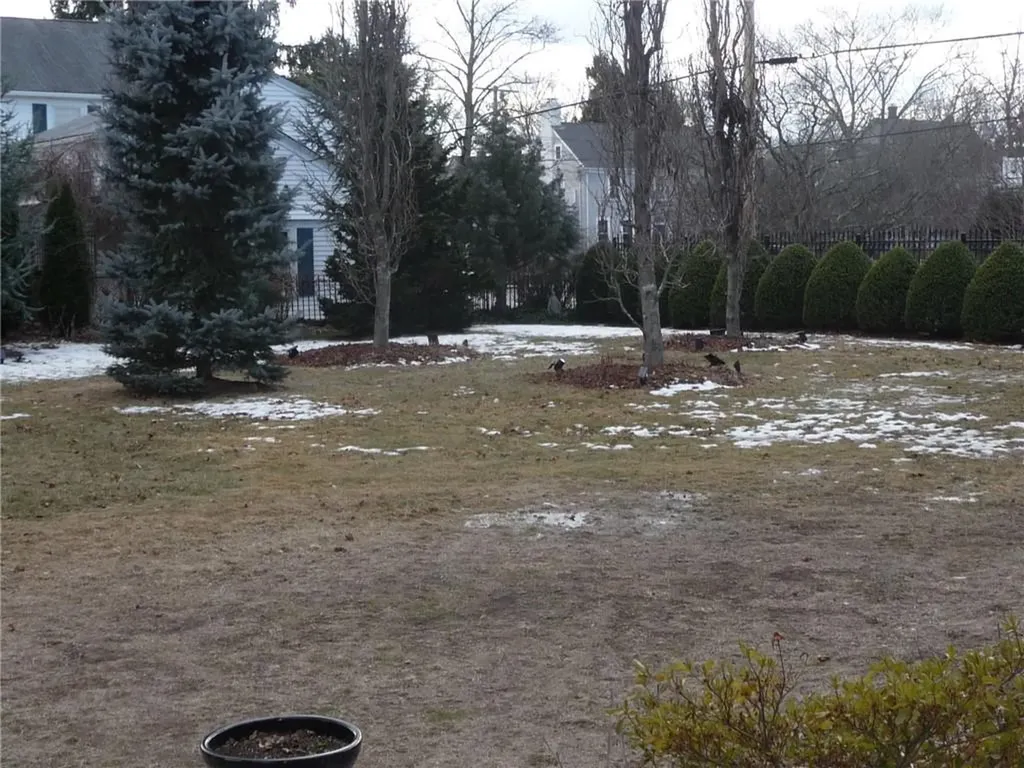 15 Kensington Road Cranston RI 02905