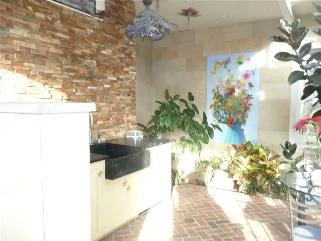 15 Kensington Road Cranston RI 02905