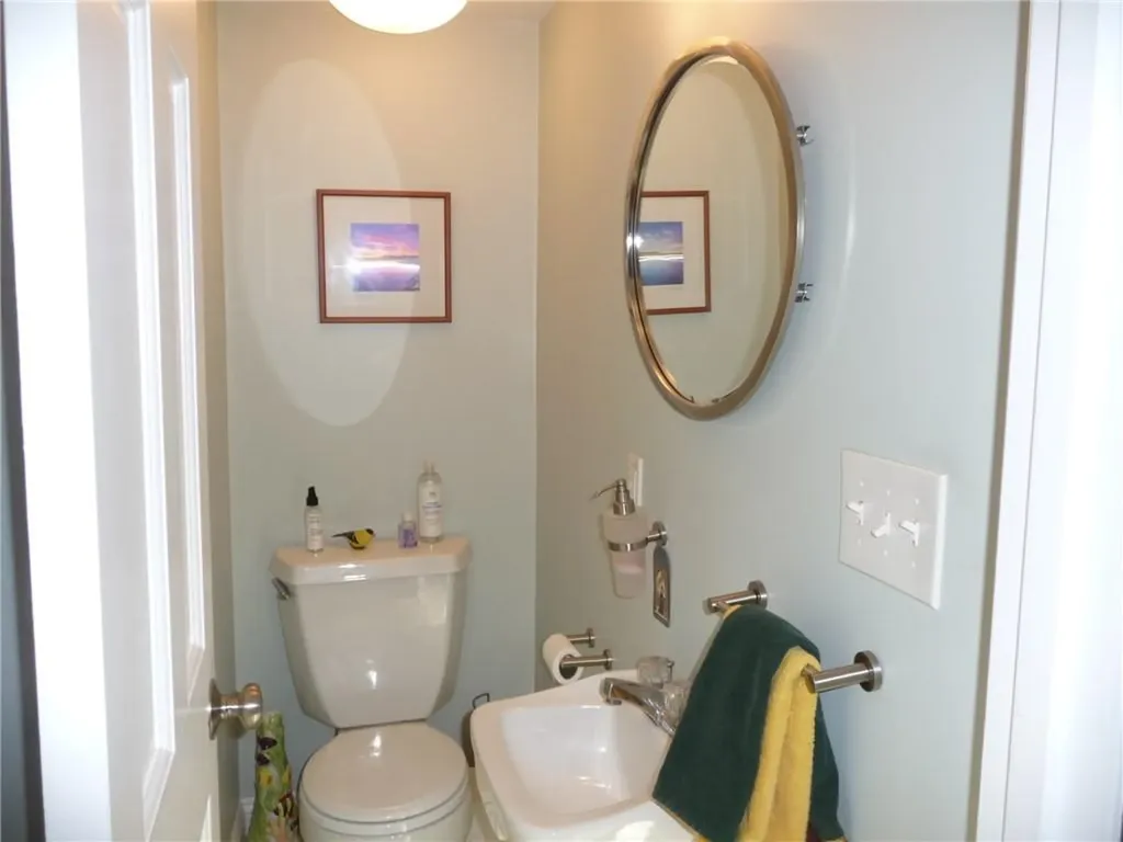 15 Kensington Road Cranston RI 02905