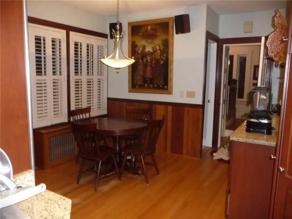 15 Kensington Road Cranston RI 02905