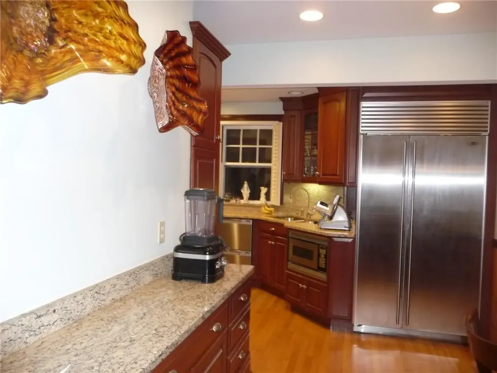 15 Kensington Road Cranston RI 02905