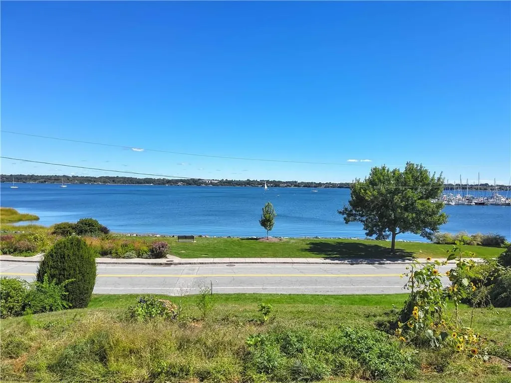 22 Selkirk Road Cranston RI 02905