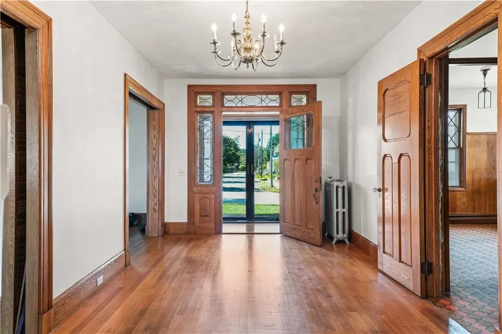 22 Selkirk Road Cranston RI 02905