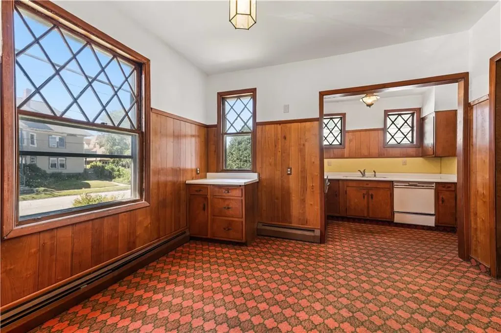 22 Selkirk Road Cranston RI 02905