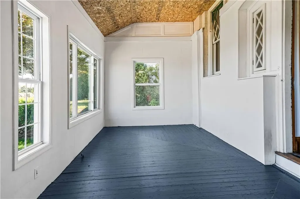 22 Selkirk Road Cranston RI 02905