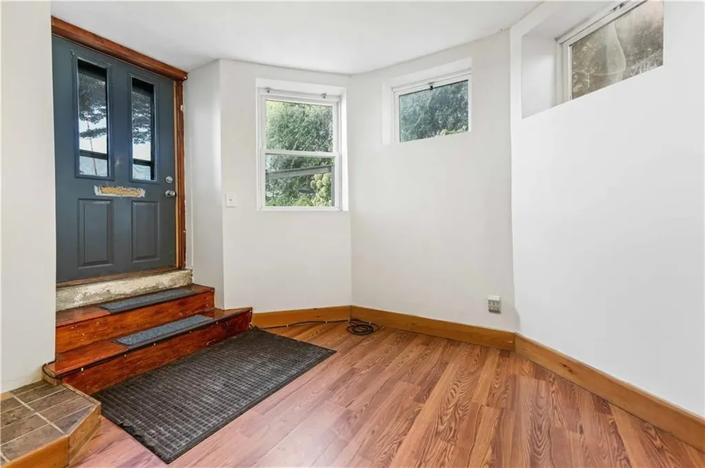 22 Selkirk Road Cranston RI 02905