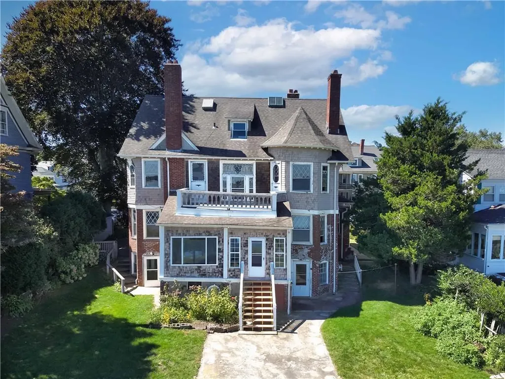 22 Selkirk Road Cranston RI 02905